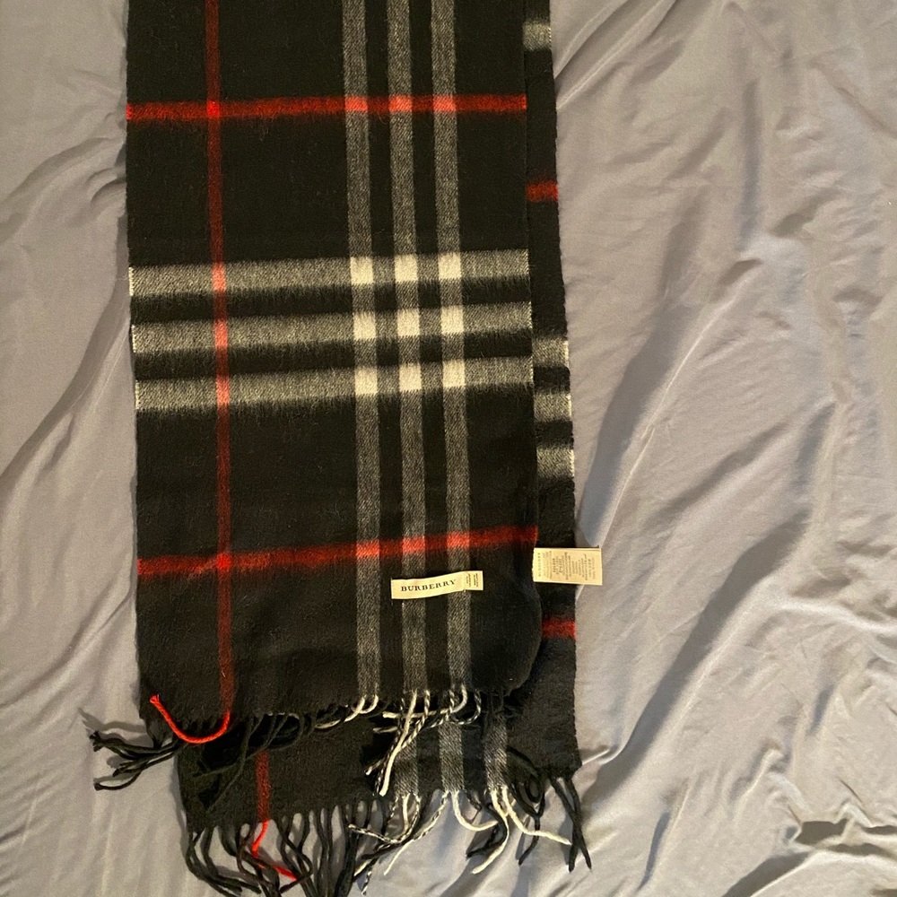 Burberry cashmere scarf